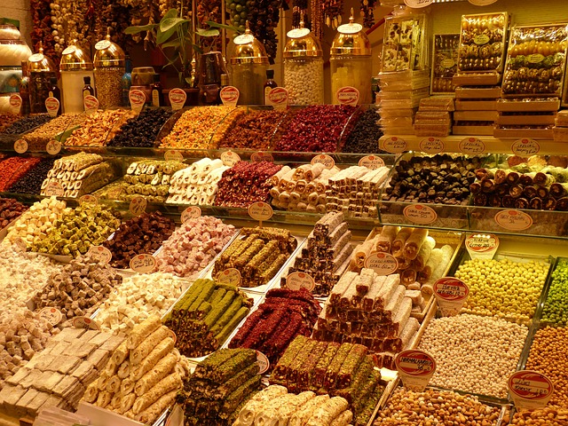Сладости на базаре в Турции.