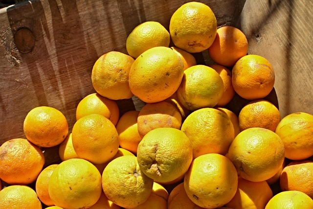 Апельсины.